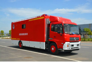 使用違章電器致宿舍著火，消防車速來救援